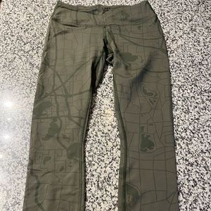 Army green Nobull leggings.
